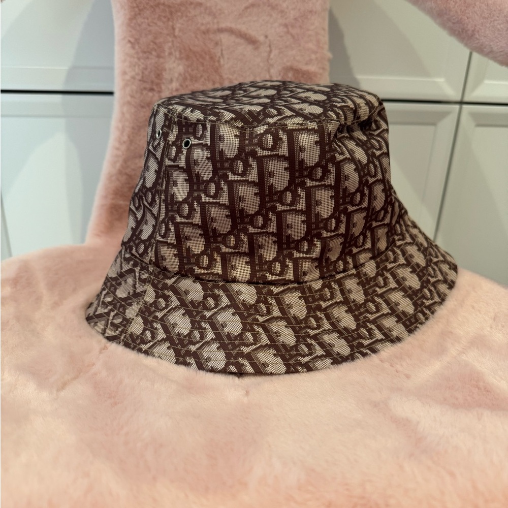 ⭐️ Dior Reversible Bucket Hat - Never Worn ⭐️